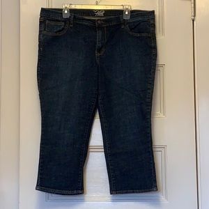 Old Navy the Flirt Capri dark wash jeans size 16